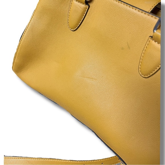 Guess Yellow Leather Crossbody Handbag Women's Fashion Accessory - Picture 10 of 10